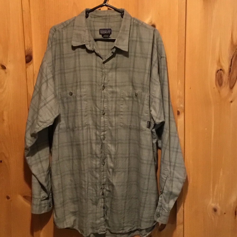 Patagonia Organic Pima Cotton long sleeve plaid shirt
Men’s XL